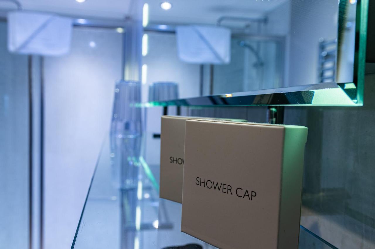 Hotel Crossways Wells Zewnętrze zdjęcie Shower cap