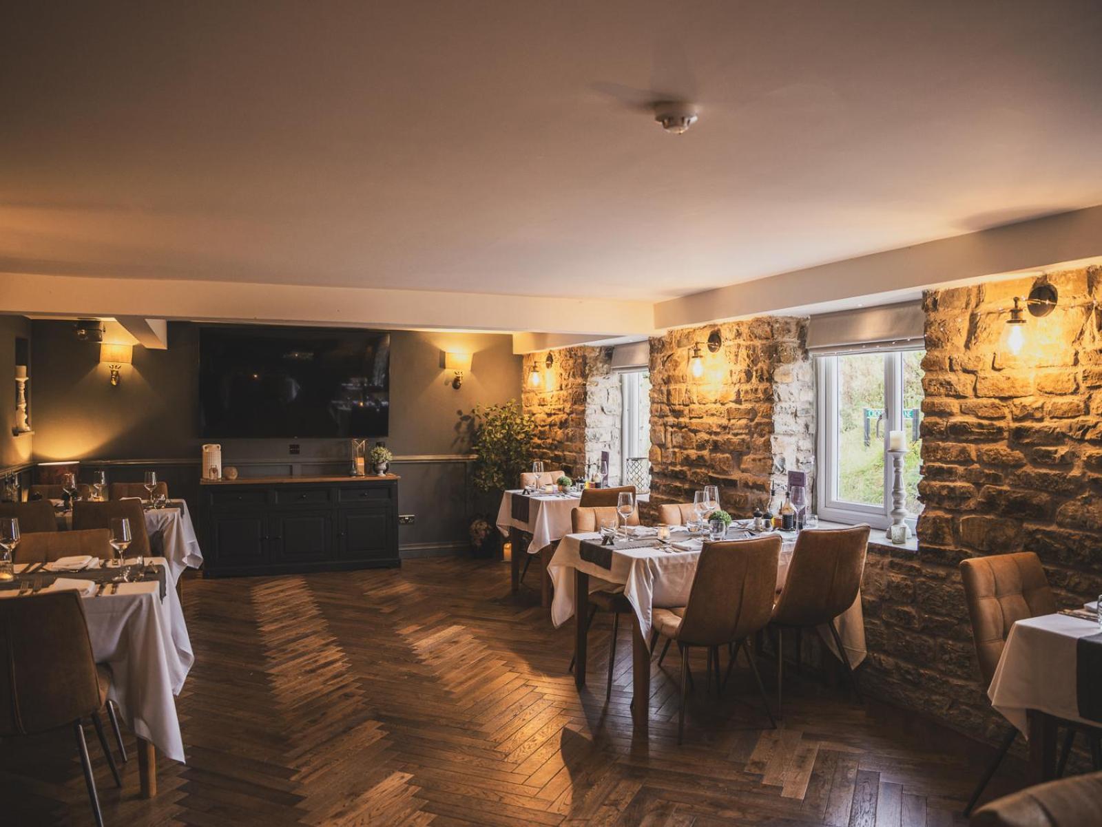 Hotel Crossways Wells Zewnętrze zdjęcie The restaurant at The Old Stamp House