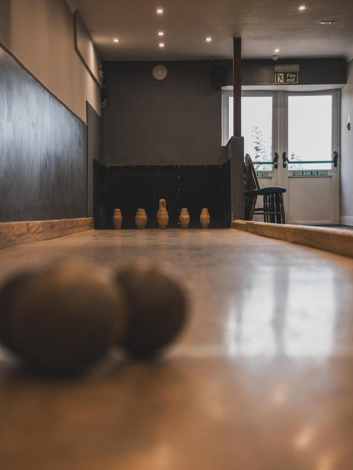 Hotel Crossways Wells Zewnętrze zdjęcie A bowling alley